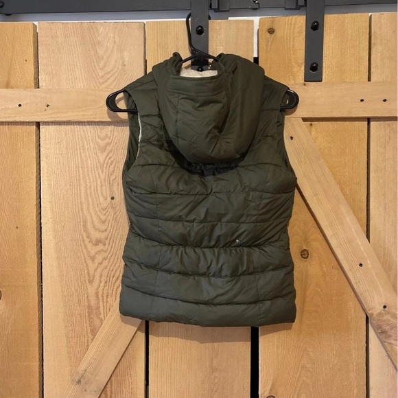 Hollister vest - Picture 2 of 3